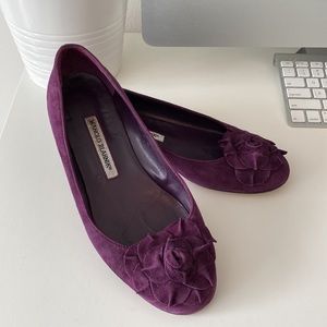 Lightly worn purple suede Manila Blahnik rose on toe